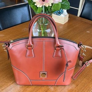 Dooney & Bourke 1975 leather handbag